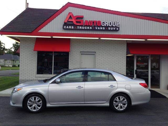 Toyota Avalon SLT 25 Sedan