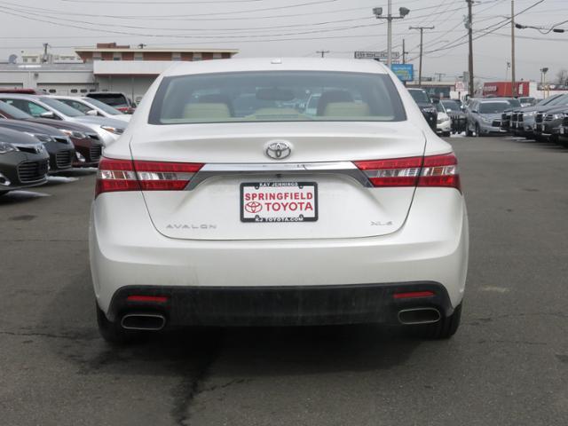 Toyota Avalon 2014 photo 2