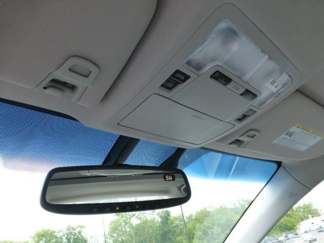 Toyota Avalon Hybrid Sport Hatcback Sedan