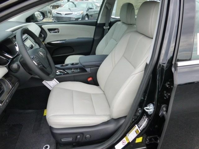 Toyota Avalon Hybrid 2013 photo 10