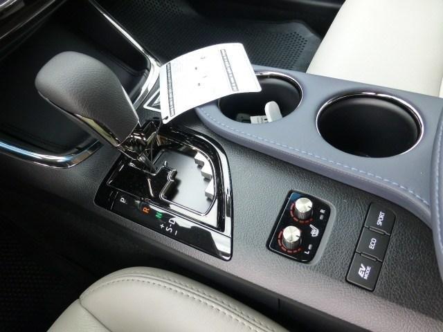 Toyota Avalon Hybrid 2013 photo 11