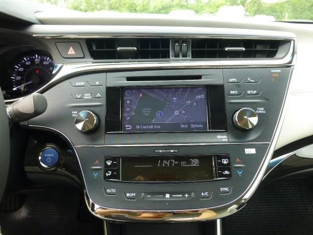 Toyota Avalon Hybrid 2013 photo 12