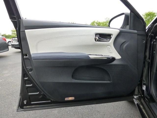 Toyota Avalon Hybrid 2013 photo 16