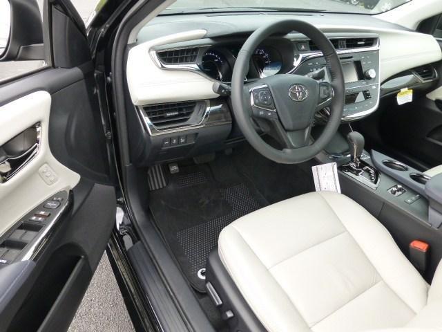 Toyota Avalon Hybrid 2013 photo 18