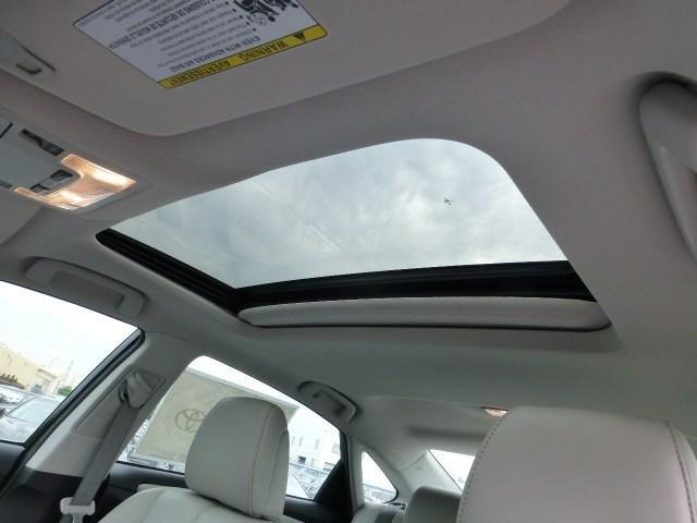 Toyota Avalon Hybrid 2013 photo 6