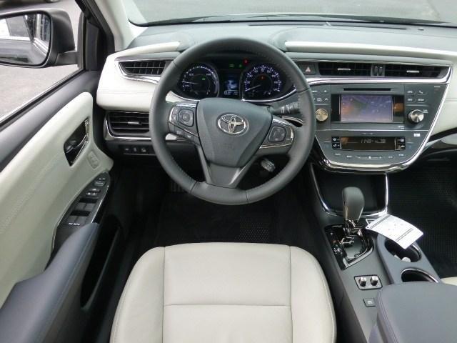 Toyota Avalon Hybrid 2013 photo 9