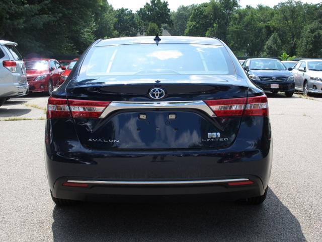 Toyota Avalon Hybrid 2013 photo 2
