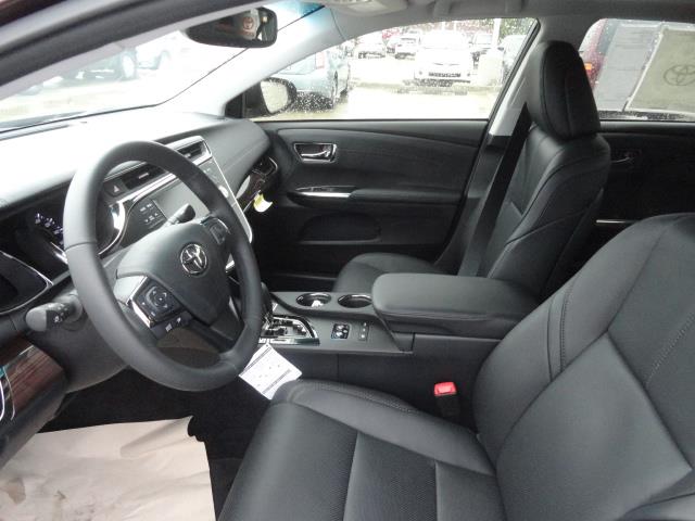 Toyota Avalon Hybrid 2013 photo 2