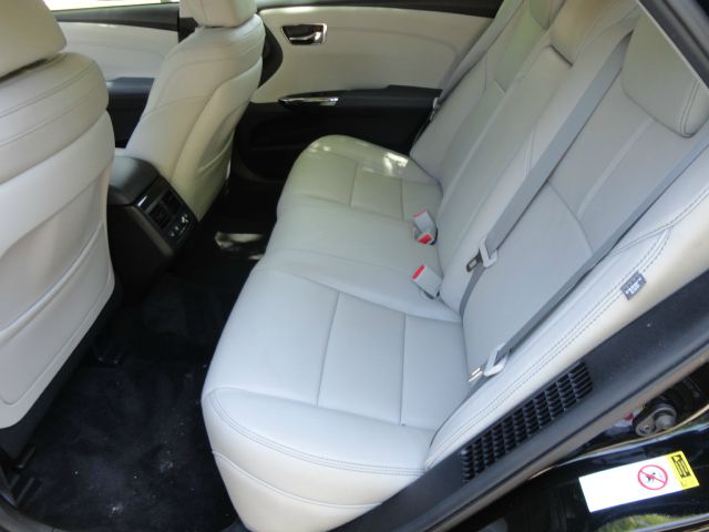 Toyota Avalon Hybrid 2013 photo 2