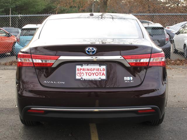 Toyota Avalon Hybrid Touring Premium Sedan