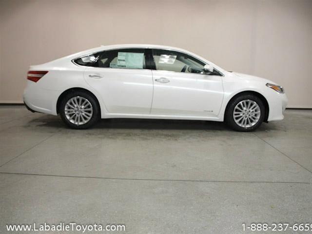 Toyota Avalon Hybrid 2014 photo 2
