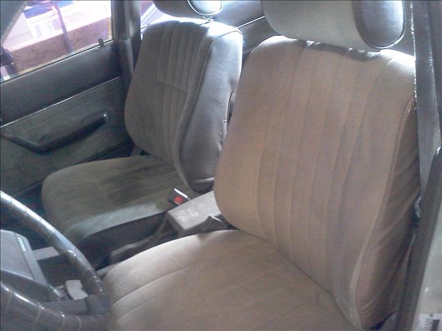 Toyota Camry 1985 photo 3