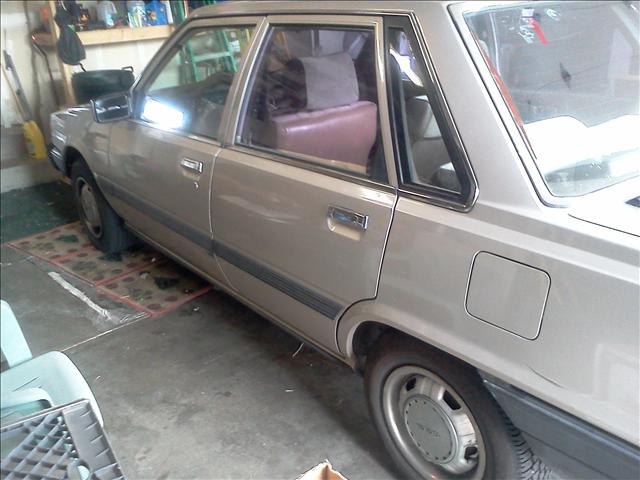 Toyota Camry 1985 photo 4