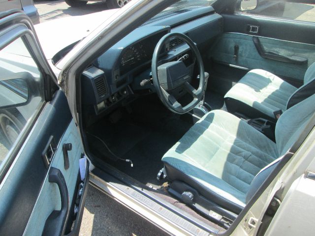 Toyota Camry 1985 photo 2