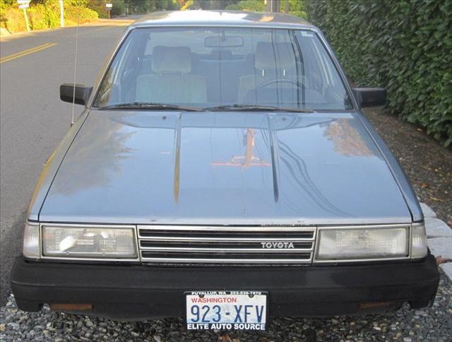 Toyota Camry 1986 photo 1