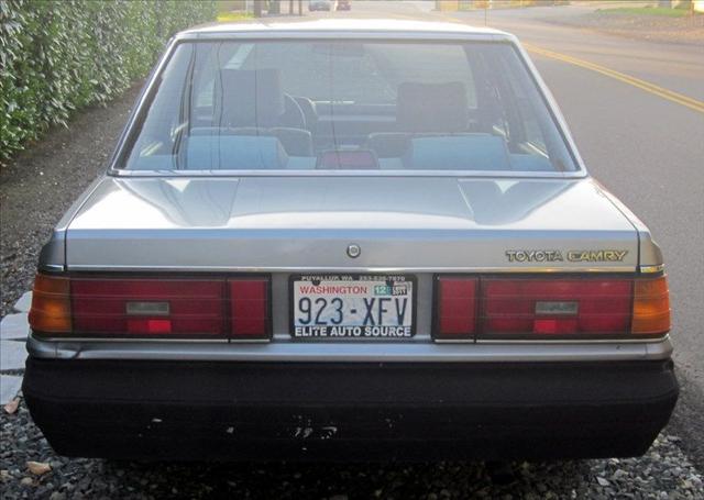 Toyota Camry 1986 photo 5