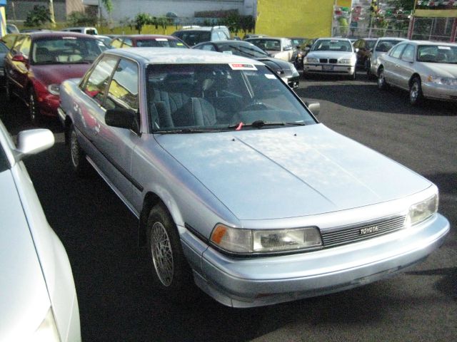 Toyota Camry 1987 photo 1