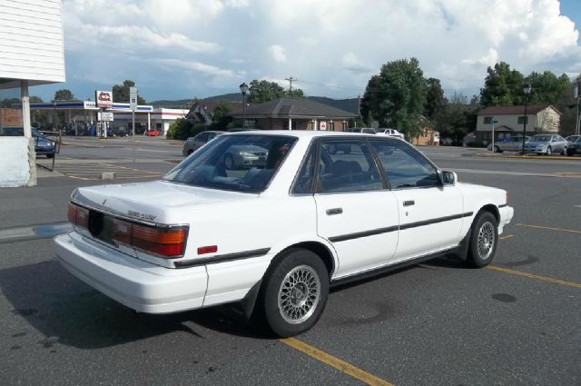 Toyota Camry 1988 photo 3
