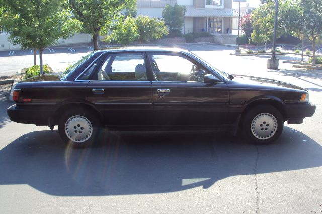 Toyota Camry 1989 photo 2