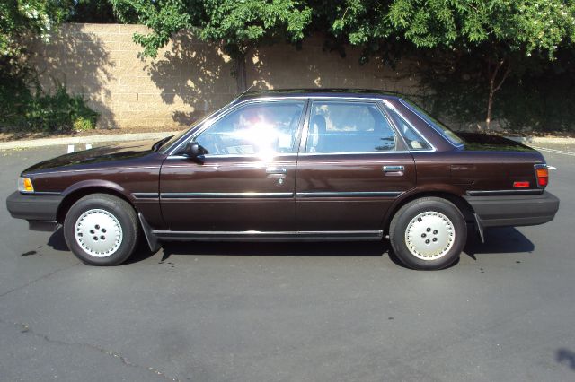 Toyota Camry 1989 photo 3