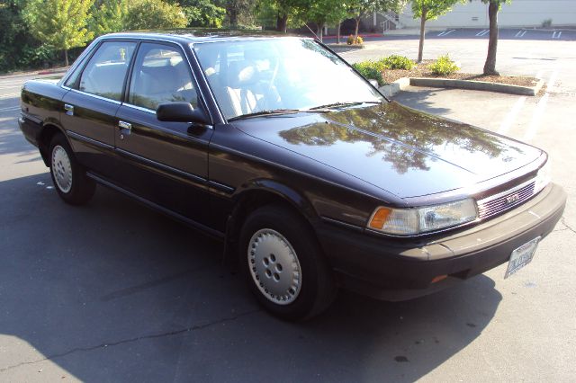 Toyota Camry 1989 photo 4
