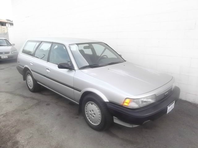 Toyota Camry 1989 photo 2