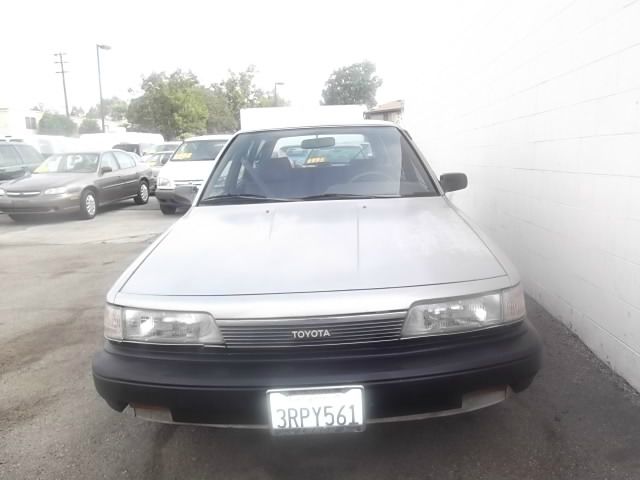 Toyota Camry 1989 photo 3