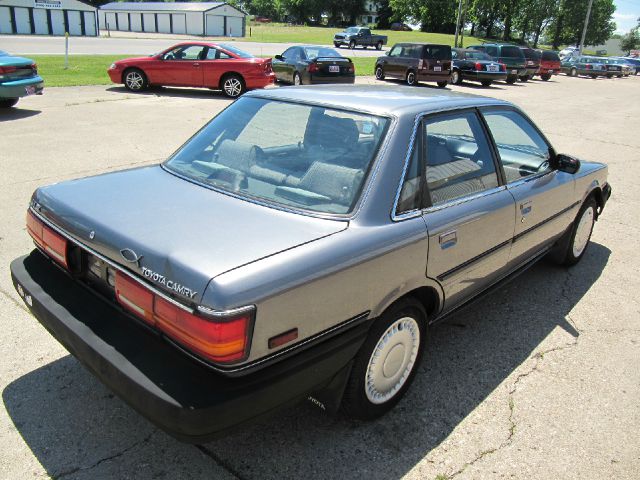 Toyota Camry 1990 photo 4