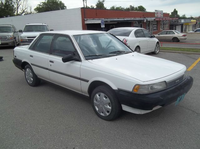 Toyota Camry 1990 photo 2