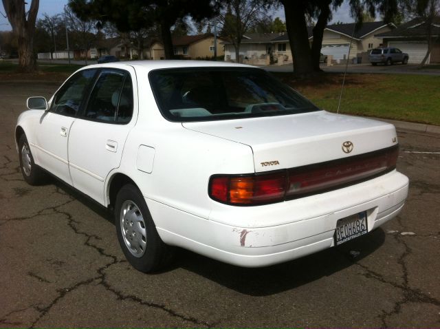 Toyota Camry 1993 photo 3