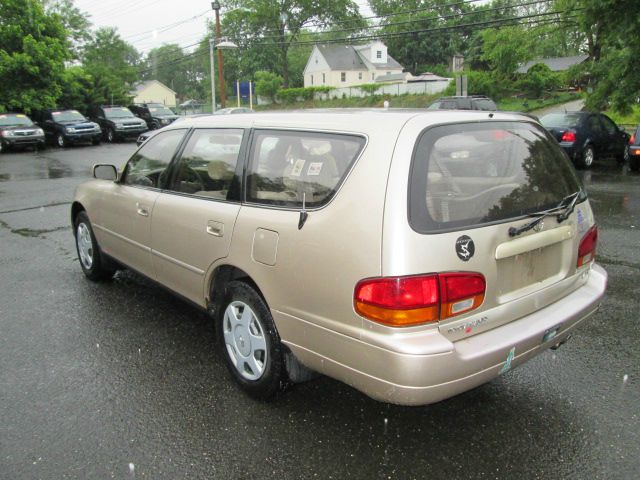 Toyota Camry Enthusiast 2D Roadster Wagon