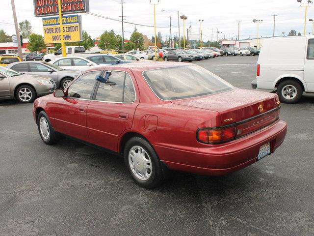 Toyota Camry W/bluetooth Sedan