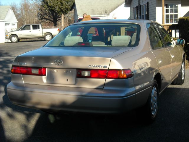 Toyota Camry 1997 photo 2