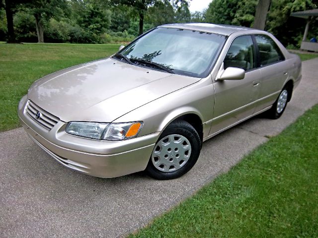 Toyota Camry 1997 photo 1