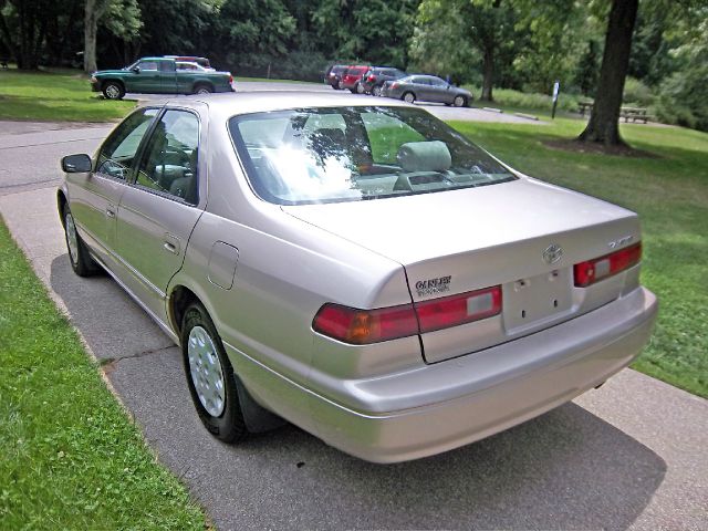 Toyota Camry 1997 photo 2
