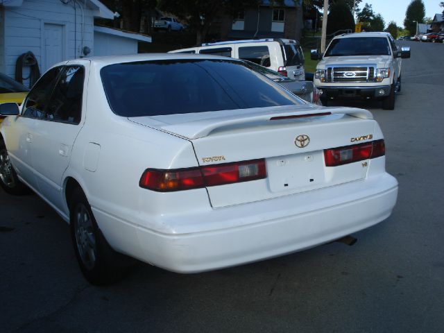Toyota Camry 1997 photo 2