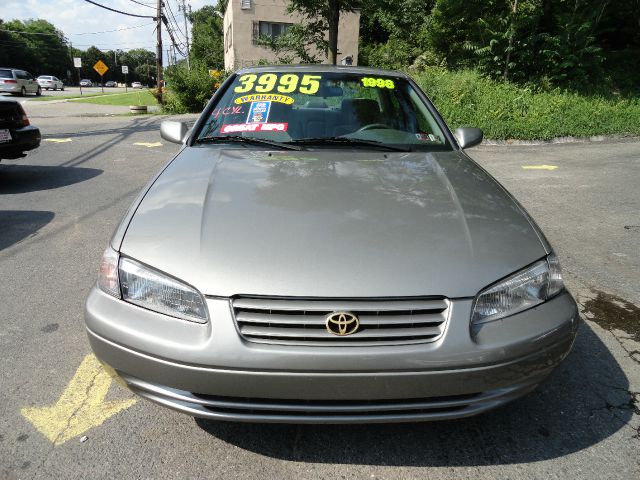 Toyota Camry 1998 photo 1