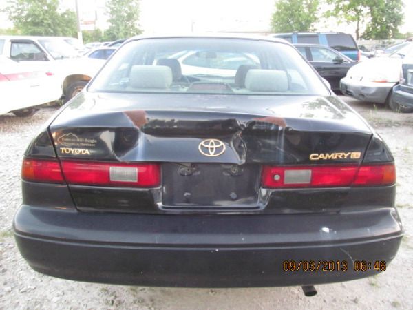 Toyota Camry SEL Sport Utility 4D Sedan