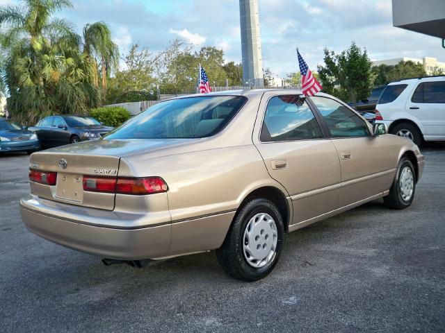 Toyota Camry 1998 photo 1
