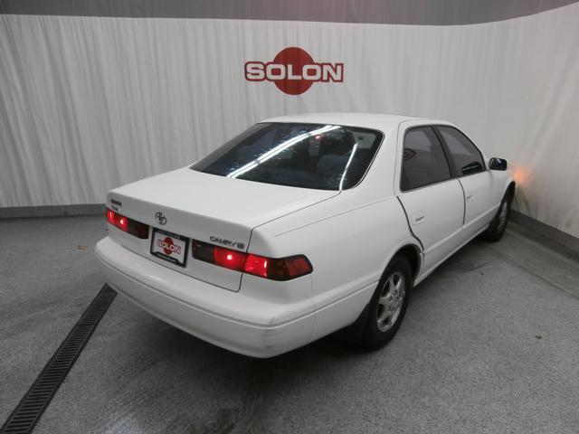 Toyota Camry 1998 photo 1
