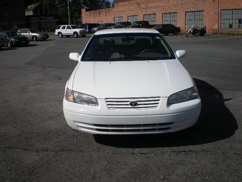 Toyota Camry 1998 photo 1