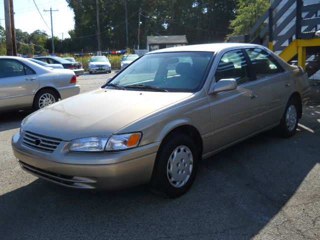 Toyota Camry SEL Sport Utility 4D Sedan