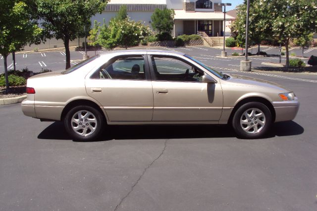 Toyota Camry 1999 photo 1
