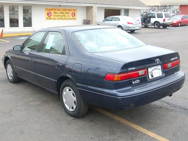 Toyota Camry 1999 photo 1