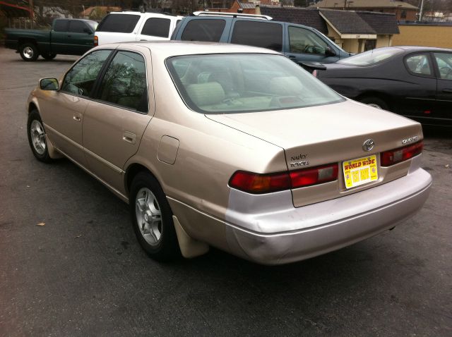Toyota Camry 1999 photo 2