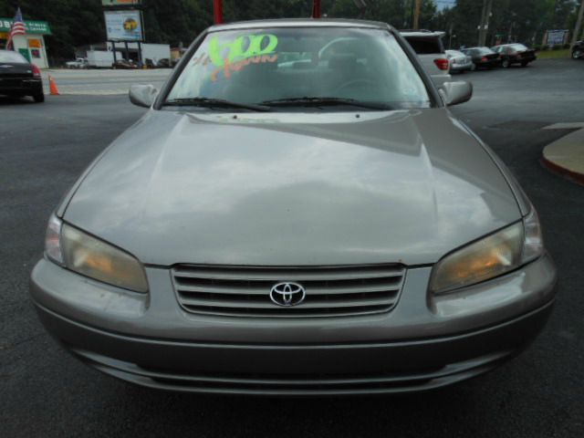 Toyota Camry SEL Sport Utility 4D Sedan