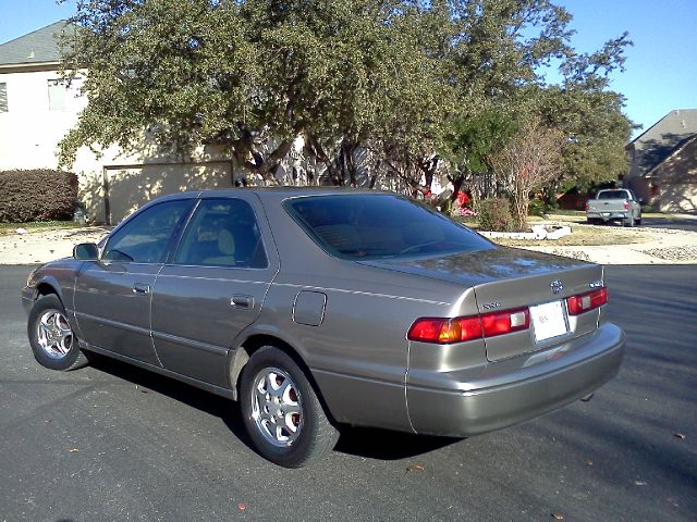 Toyota Camry 1999 photo 1