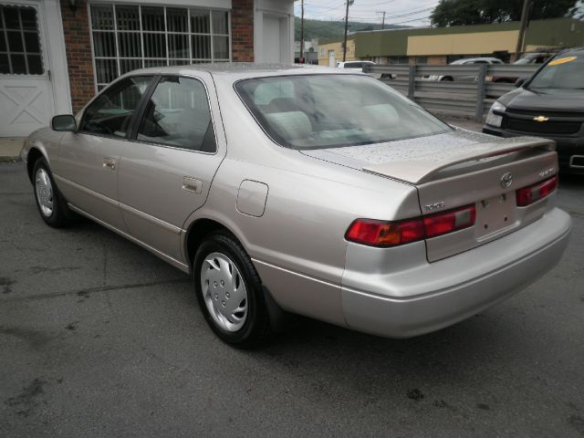 Toyota Camry 1999 photo 1