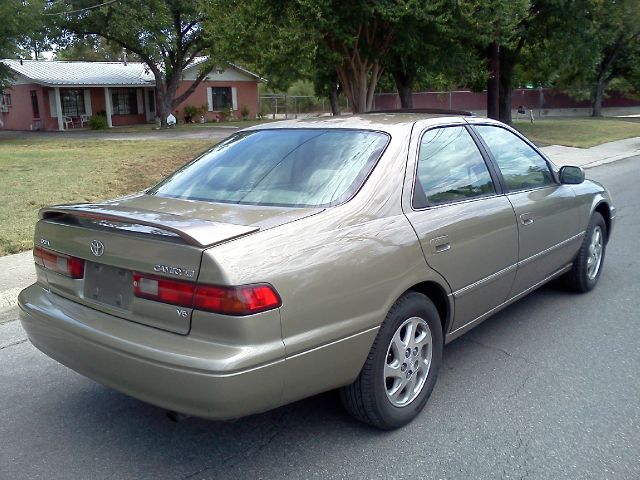 Toyota Camry Ext. Cab 6.5-ft. Bed 4WD Sedan