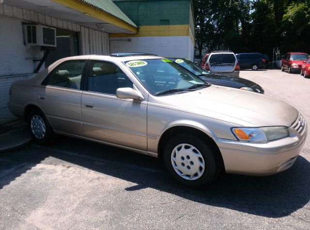 Toyota Camry SEL Sport Utility 4D Sedan